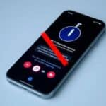 Apple enfrenta ação coletiva por atrasos na integração de IA à Siri