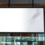 Samsung lança tela ePaper de 32 polegadas com bateria para 200 dias