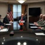 Trump aprova planos de ataque ao Irã, mas adia decisão final