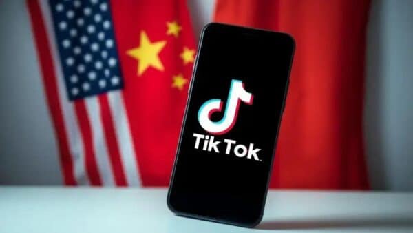 Trump prorroga prazo para venda do TikTok nos EUA e evita banimento