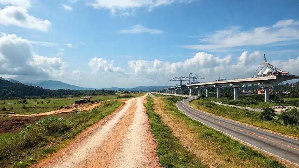 Comparação com alianças ocidentais