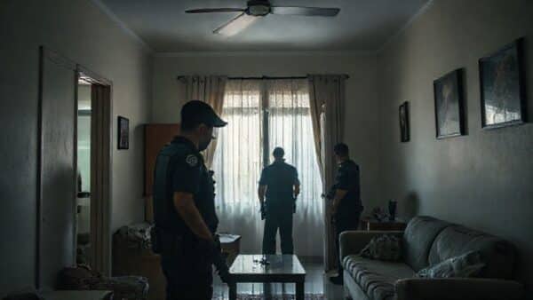 Feminicídio em Itajaí: casal identificado; ex-bombeiro mata companheira e comete suicídio