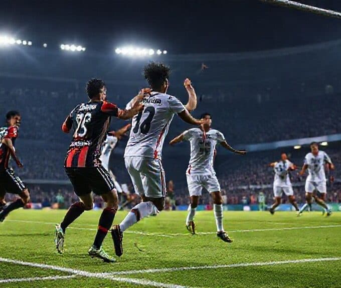 Figueirense goleia Joinville por 4 a 1 e encaminha título da Copa SC