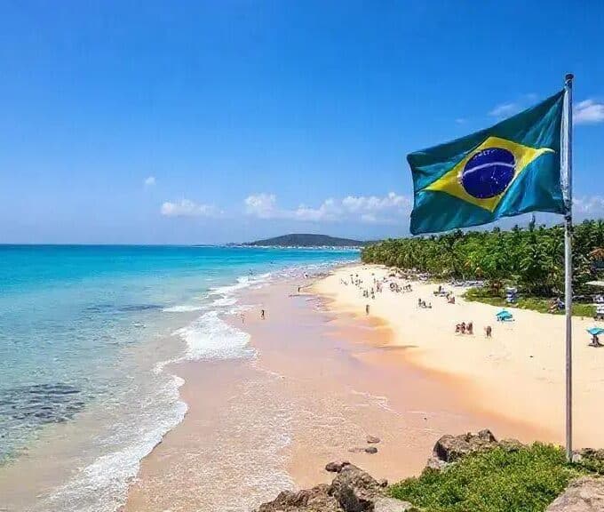Praia do Molhe de Itajaí conquista Bandeira Azul e destaca turismo sustentável